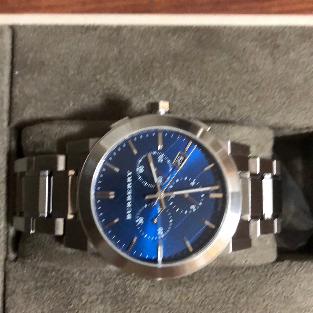 Watch - Picture 3 of 6